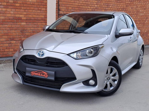 Toyota Yaris 1.5 Hybrid Comfort e-CVT T�vtart�-...