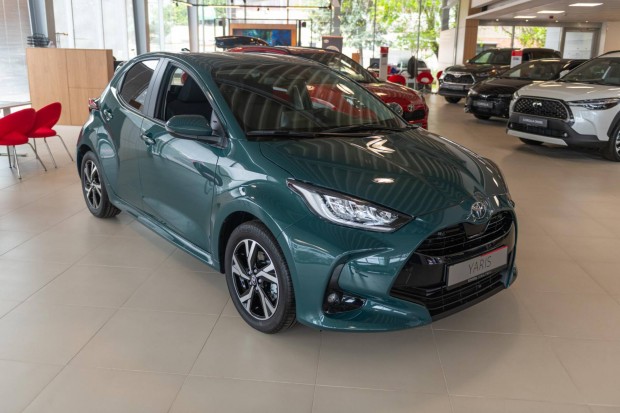 Toyota Yaris 1.5 Hybrid Style e-CVT Készletről!...
