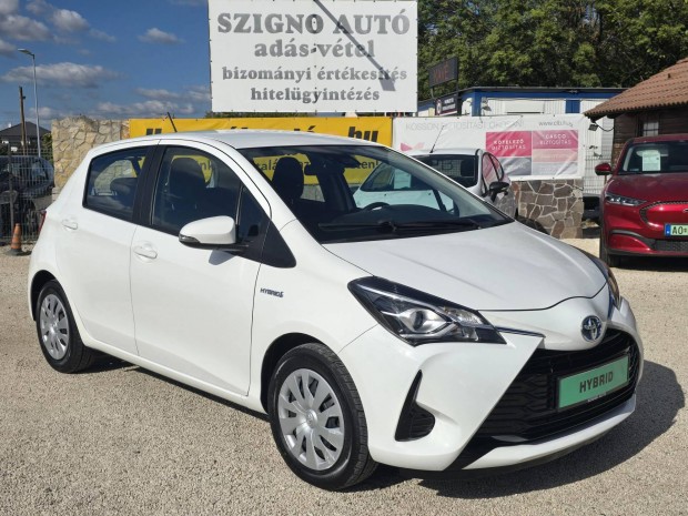 Toyota Yaris 1.5 VVT-i Hybrid Active e-CVT Mint...