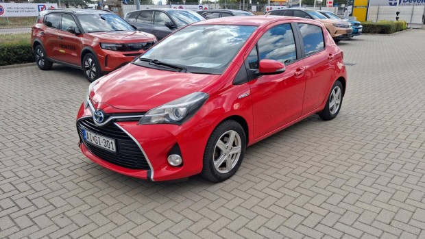 Toyota Yaris 1.5 VVT-i Hybrid Comfort e-CVT Aut...