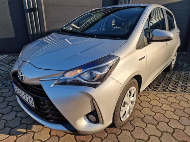 Toyota Yaris 1.5 VVT-i Hybrid Live e-CVT Nagyon...
