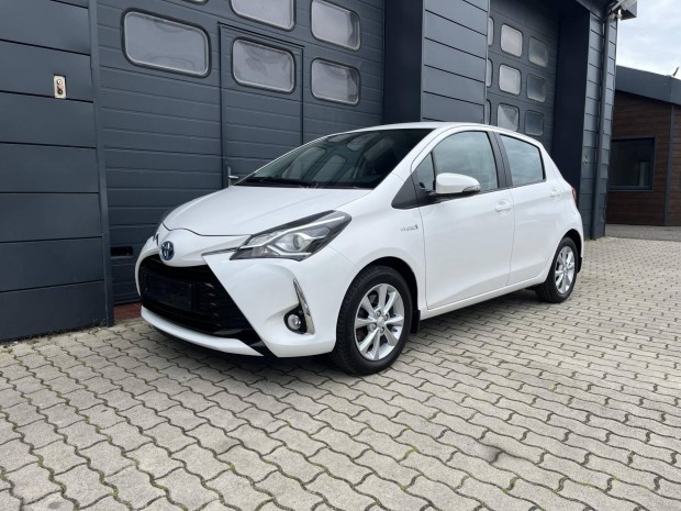 Toyota Yaris 1.5 VVT-i Hybrid Style Smart e-CVT...