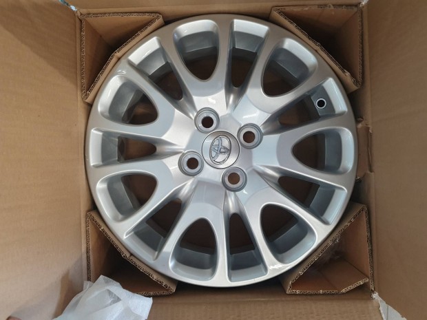Toyota Yaris 1 db alufelni 15" 2012-tl