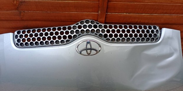 Toyota Yaris 1-es motorháztető