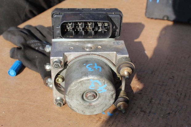 Toyota Yaris 2002 1.4D ABS kocka 44510-52220 (43)