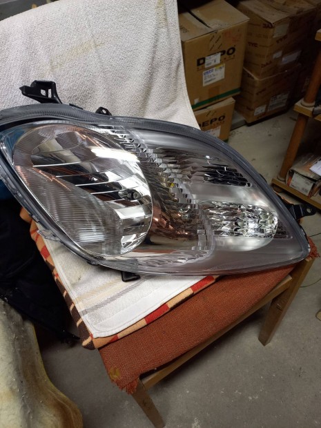 Toyota Yaris 2009.-2011. F�nysz�r� H4 bal kr�m h�zas V-tip. (motoros)