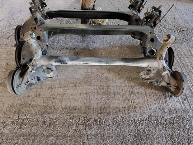 Toyota Yaris 2010-2015 (XP130/XP150) h�ts� h�d