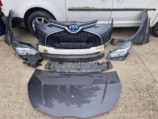 Toyota Yaris 2014.10. hó -2017. 10. hó komplett eleje