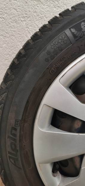 Toyota Yaris 2015 Michelin alpin