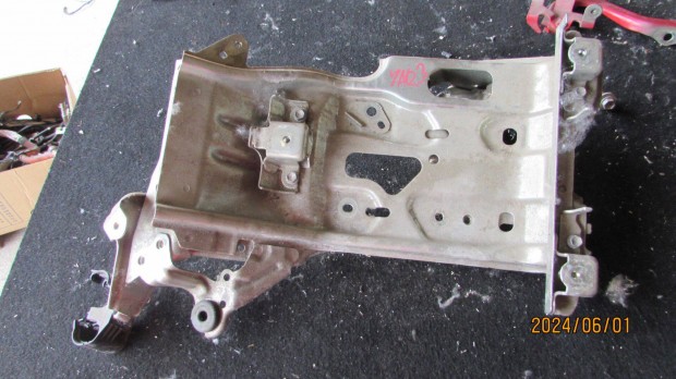 Toyota Yaris 2017 3 1.5B inverter tartó konzol