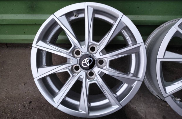 Toyota Yaris 2019-től gyári alufelni 5x100 15"