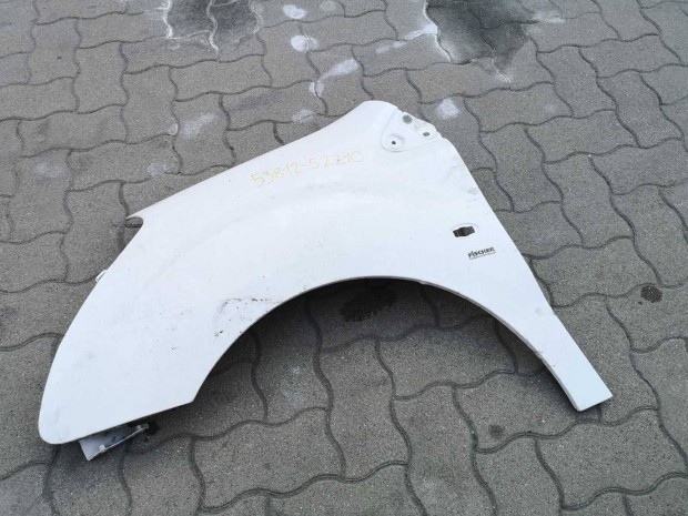 Toyota Yaris 2 bal első sárvédő