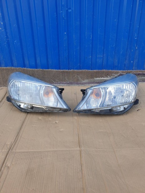 Toyota Yaris 3 III 2011- gyári bal, jobb fényszóró