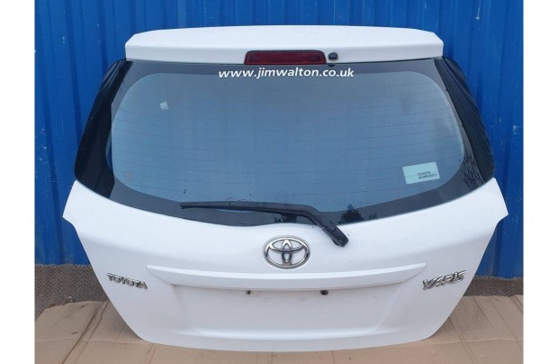 Toyota Yaris 3 III XP130 2011- csomagtér ajtó
