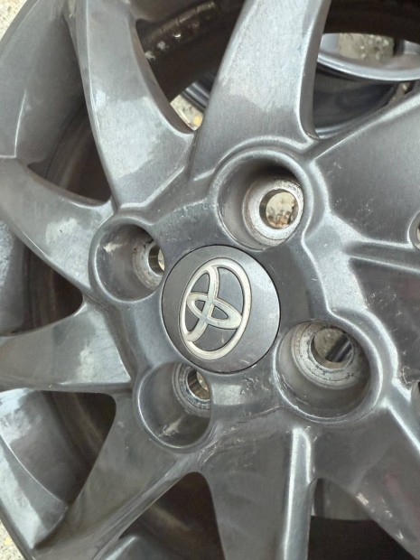 Toyota Yaris 4 db alufelni 15" elad