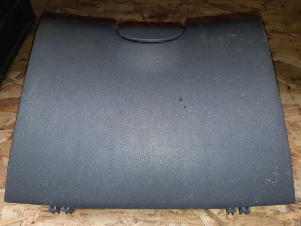 Toyota Yaris 98-05 Kesztyűtartó