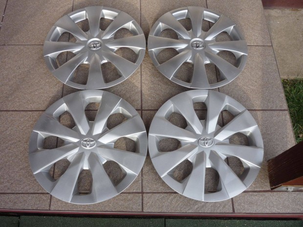 Toyota Yaris Auris Corolla Gy�ri d�szt�rcsa 4db os R,,15" col