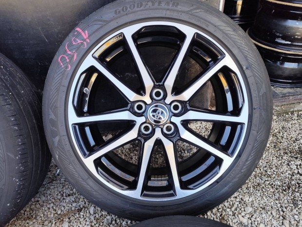 Toyota Yaris Cross gr gyári alufelni 5x114,3 18"