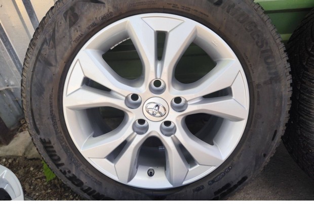 Toyota Yaris Cross gyári alufelni 5x114,3 16"