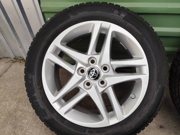 Toyota Yaris Cross gyri alufelni 5x114,3 17"