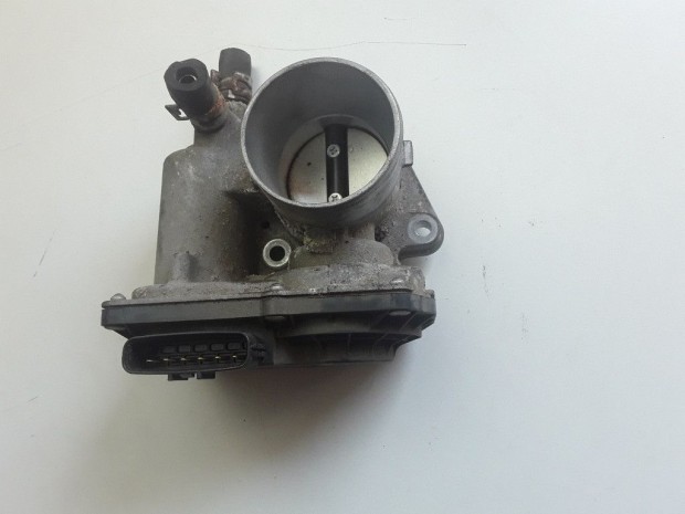 Toyota Yaris Fojtószelep 2203047040