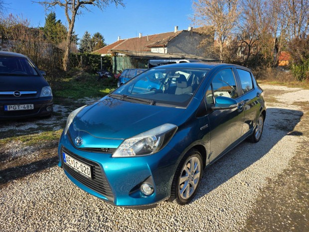 Toyota Yaris Hibrid automata remek llapotban elad