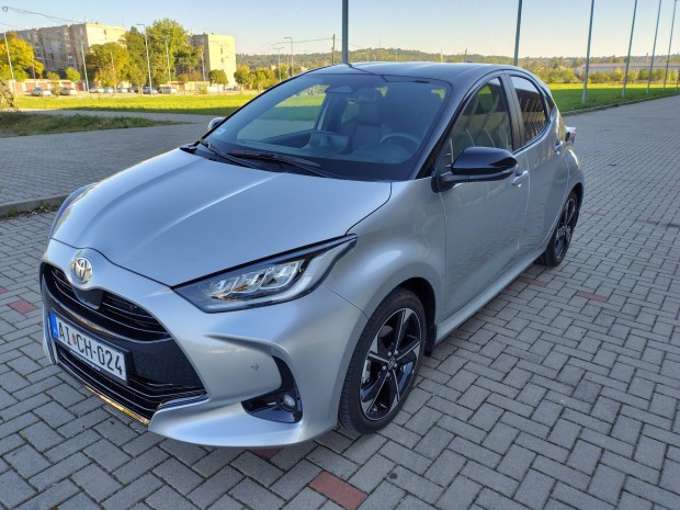 Toyota Yaris Hybrid Premiere Edition 130 LE, szalon llapotban