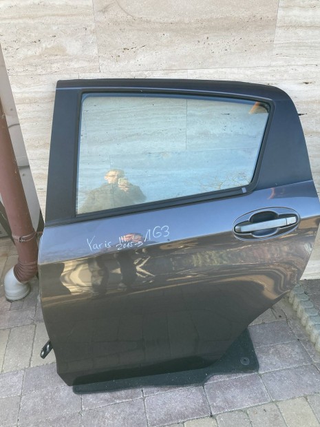 Toyota Yaris III. Bal hátsó ajtó (2015-20)