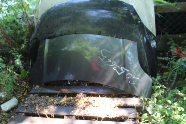 Toyota Yaris II.2006-2011 motorháztető (7)