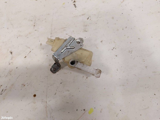 Toyota Yaris II 2 csomagtér ajtó zár nyitó motor
