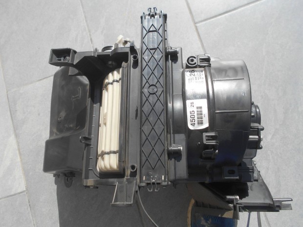 Toyota Yaris II (2005-2010) ftmotor ventiltor