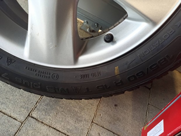 Toyota Yaris II alufelni téli gumival,kerékcsavarokal