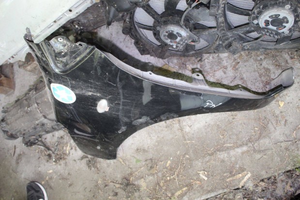 Toyota Yaris II bal első sárvédő