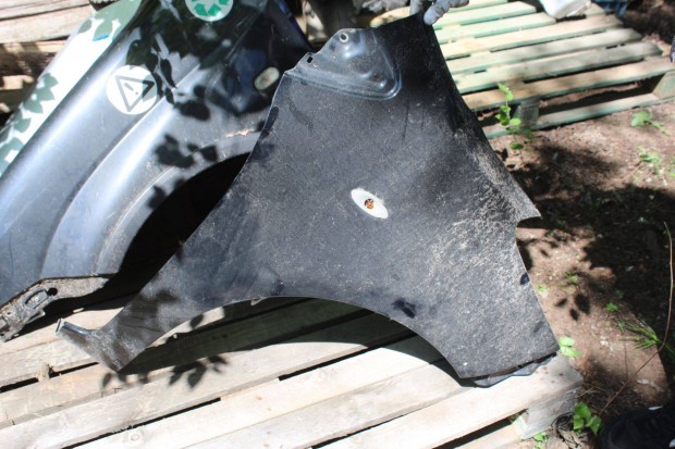 Toyota Yaris II jobb első sárvédő