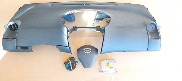 Toyota Yaris II l�gzs�k szett m�szerfal