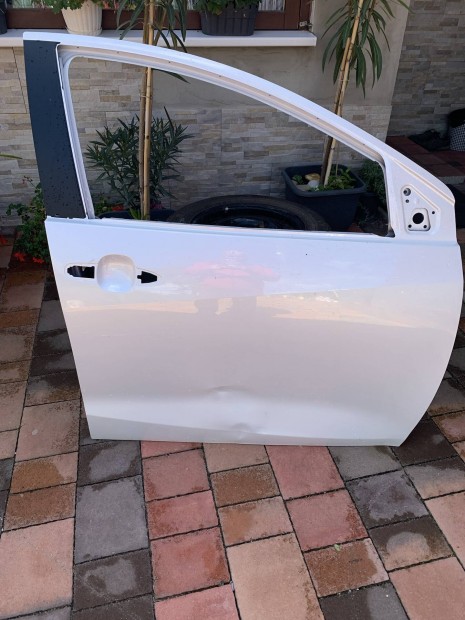 Toyota Yaris IV. Jobb els� ajt� (2020- )