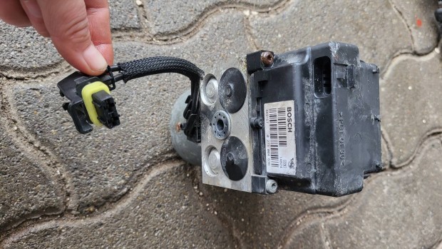 Toyota Yaris I.  ABS kocka