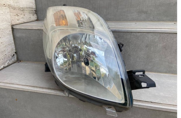 Toyota Yaris Jobb Lmpa , Fnyszor ,Gyri! ( 2005-08)