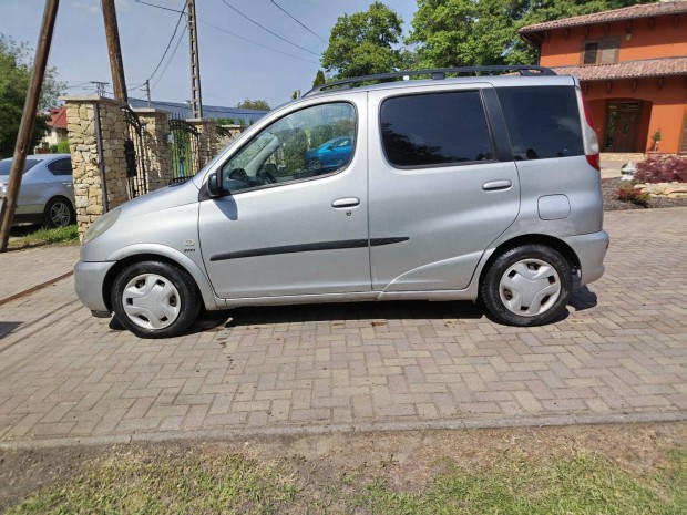 Toyota Yaris Verso 1.3 Linea Sol Nagyon jó álla...