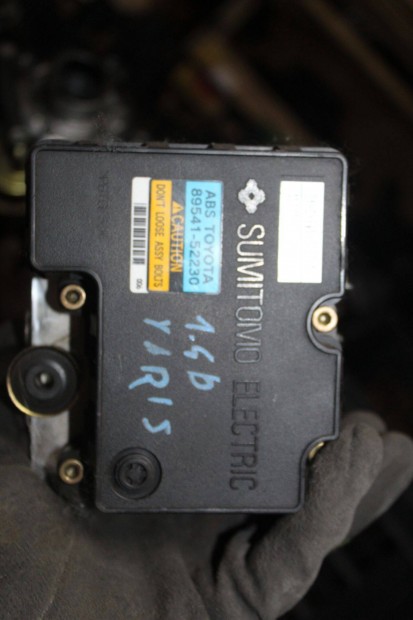 Toyota Yaris (1st gen) 1.4D ABS kocka 8954152230