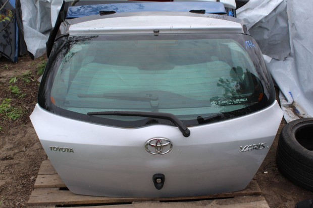 Toyota Yaris (2nd gen) csomagtér ajtó komplett szélvédővel (174.)