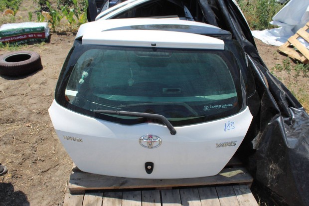Toyota Yaris (2nd gen) csomagtér ajtó komplett szélvédővel (183.)