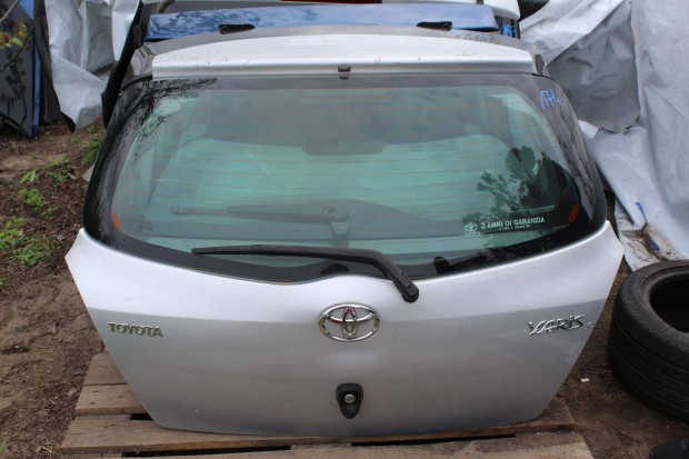 Toyota Yaris (2nd gen) csomagtr ajt resen szlvdvel (174.)