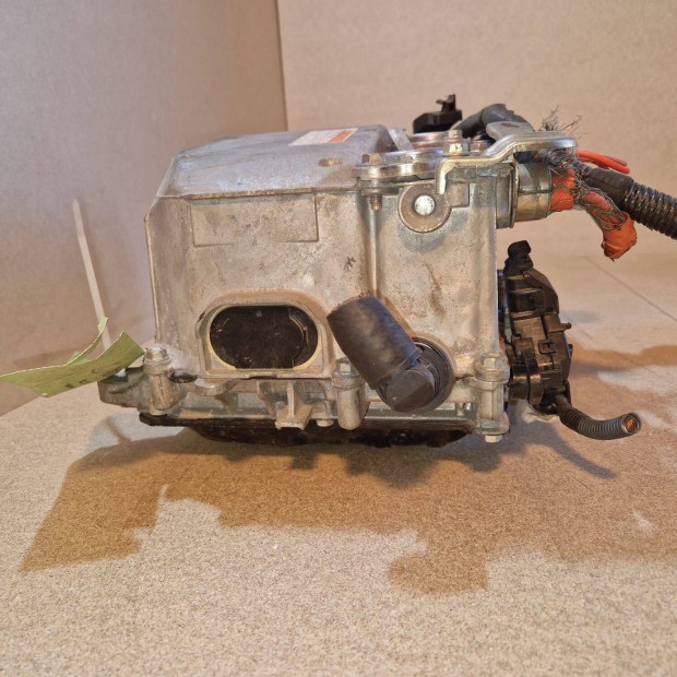 Toyota Yaris (NHP130) 1.5 Hybrid 101 LE inverter G9200-59015 haszn�lt