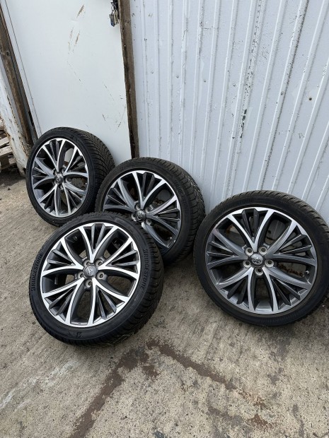 Toyota Yaris alufelni 17" Bridgestone téli gumival