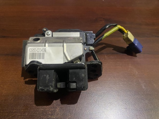 Toyota Yaris csomagtr zr 69350-0D040 elad