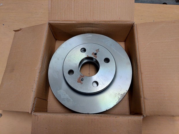 Toyota Yaris els� f�kt�rcsa (�jak)