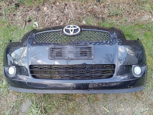 Toyota Yaris els� l�kh�r�t� 