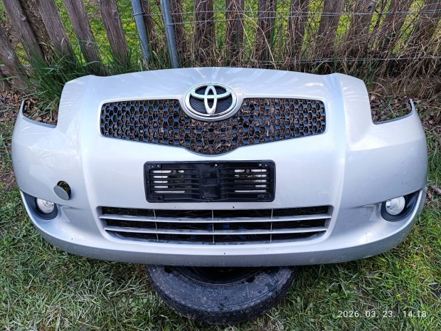 Toyota Yaris els� l�kh�r�t� 