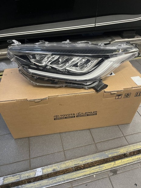 Toyota Yaris els�l�mpa